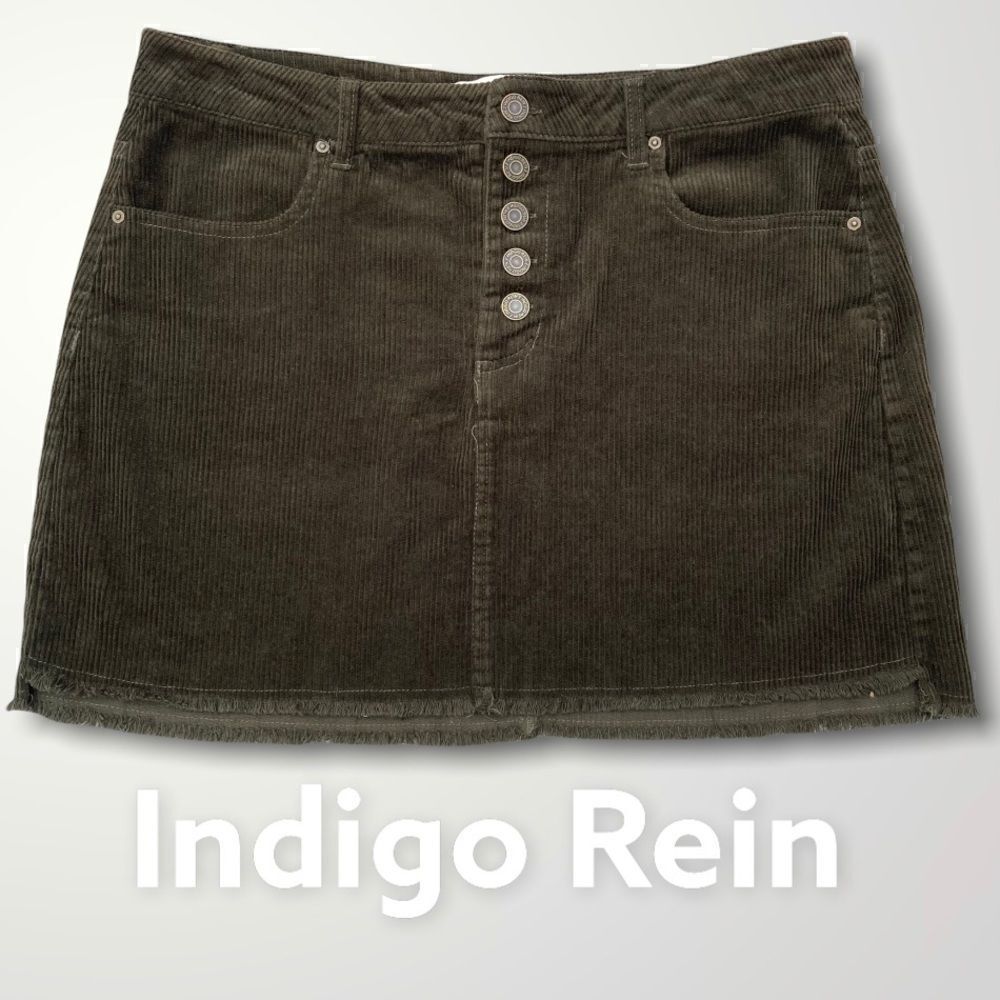 Indigo Rein, Olive Green Corduroy Mini Skirt, Fringe Hemline Junior’s Size 11